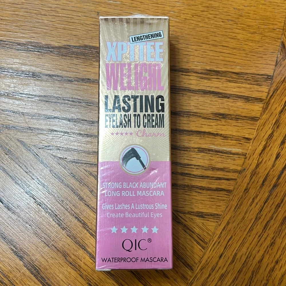 Korean Cosmetics Black Mascara Lengthens Eyelashes Extra Volume Waterproof.